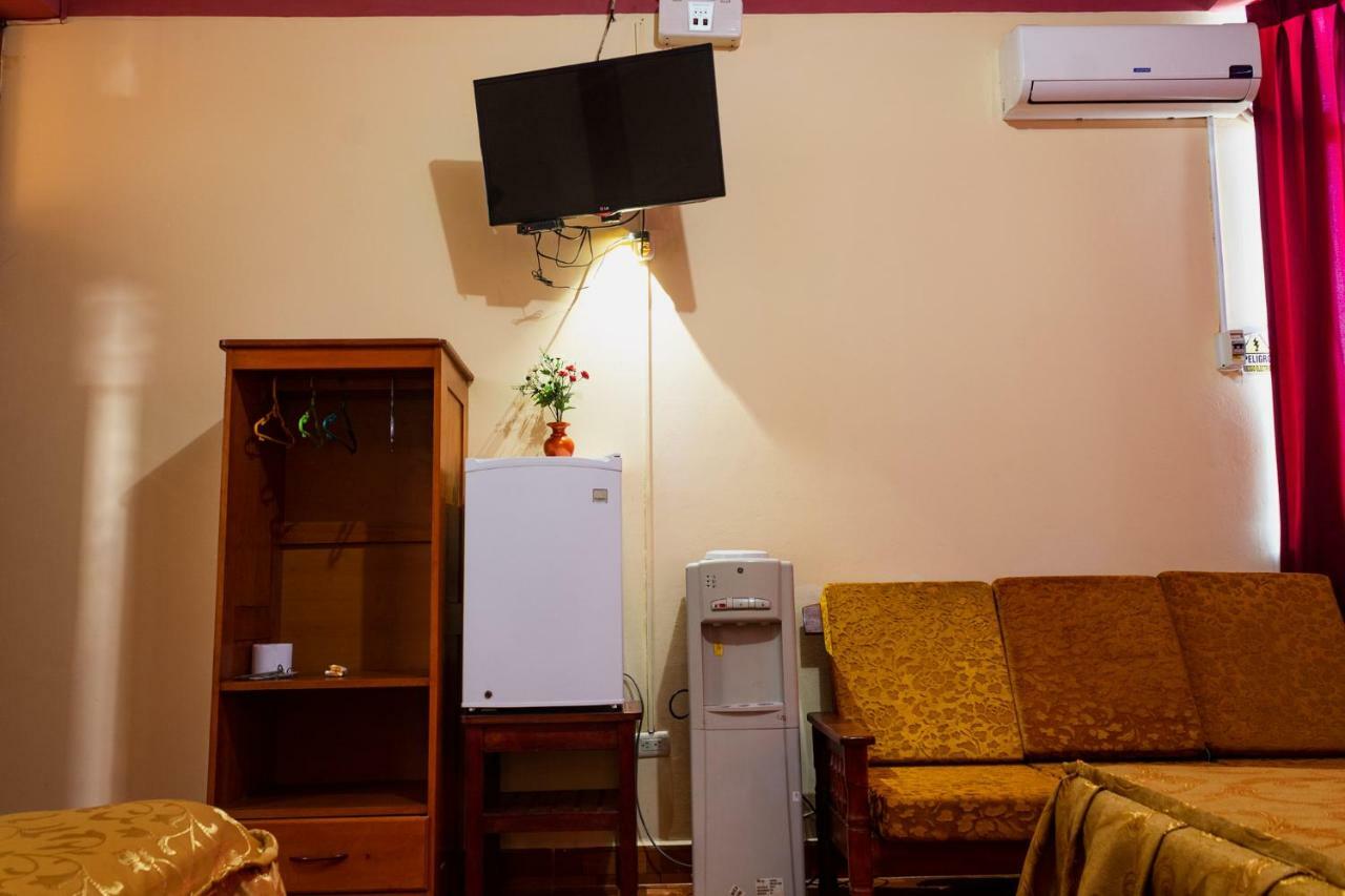 פוארטו מלדונדו La Torre Inn מראה חיצוני תמונה